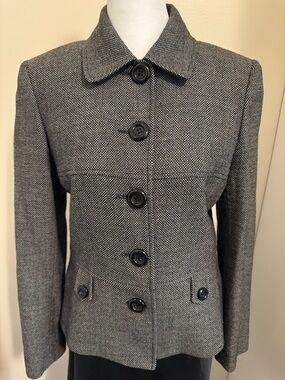 Tahari Gray Herringbone Button Jacket 100% Wool